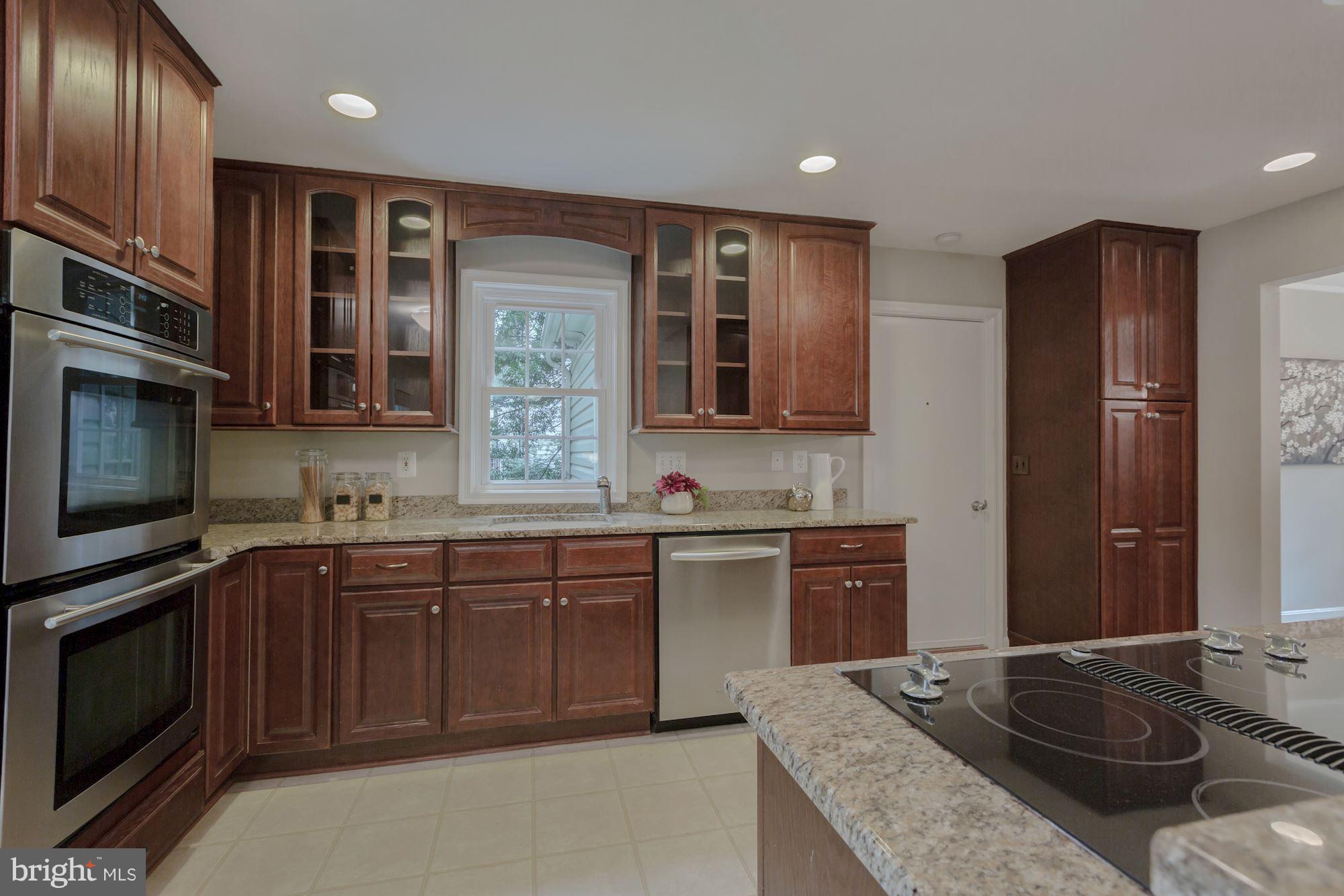 8808 Cuttermill Place Springfield, VA 22153 - Photo 12 of 29 Kitchen