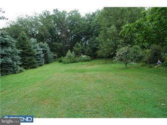 537 Mohns Hill Road Sinking Spring, PA 19608 - Photo 4 of 12