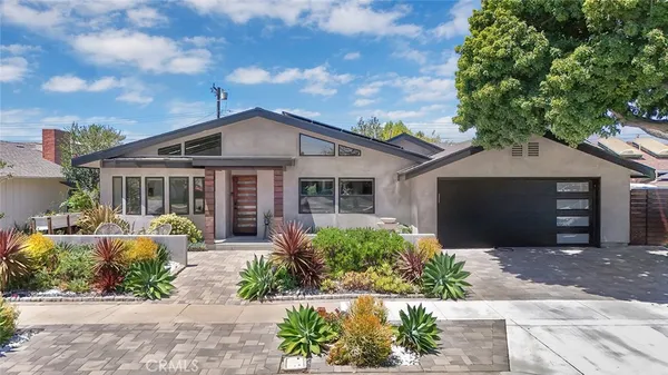 $2,199,000 | 2661 Oak Knoll Drive, Rossmoor, CA 90720