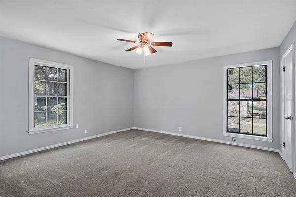 $1,175 | 210 West Willingham Street, Unit B, Cleburne, TX 76033