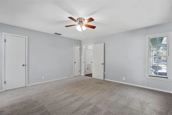 $1,175 | 210 West Willingham Street, Unit B, Cleburne, TX 76033
