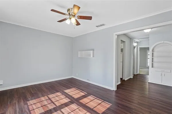 $1,175 | 210 West Willingham Street, Unit B, Cleburne, TX 76033