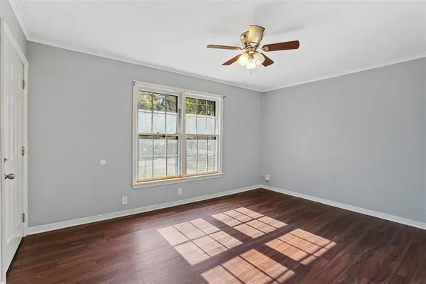 $1,175 | 210 West Willingham Street, Unit B, Cleburne, TX 76033