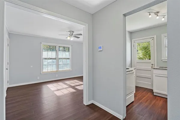 $1,175 | 210 West Willingham Street, Unit B, Cleburne, TX 76033