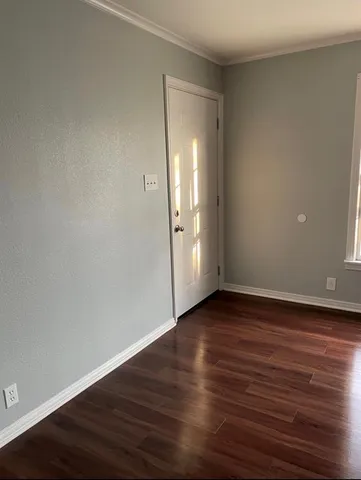 $1,200 | 210 West Willingham Street, Unit B, Cleburne, TX 76033