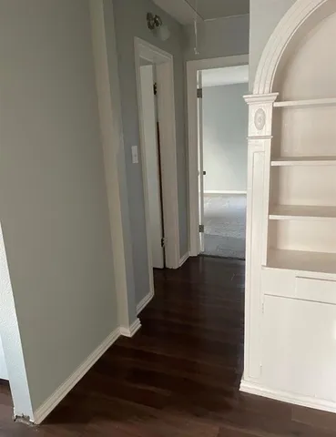 $1,200 | 210 West Willingham Street, Unit B, Cleburne, TX 76033