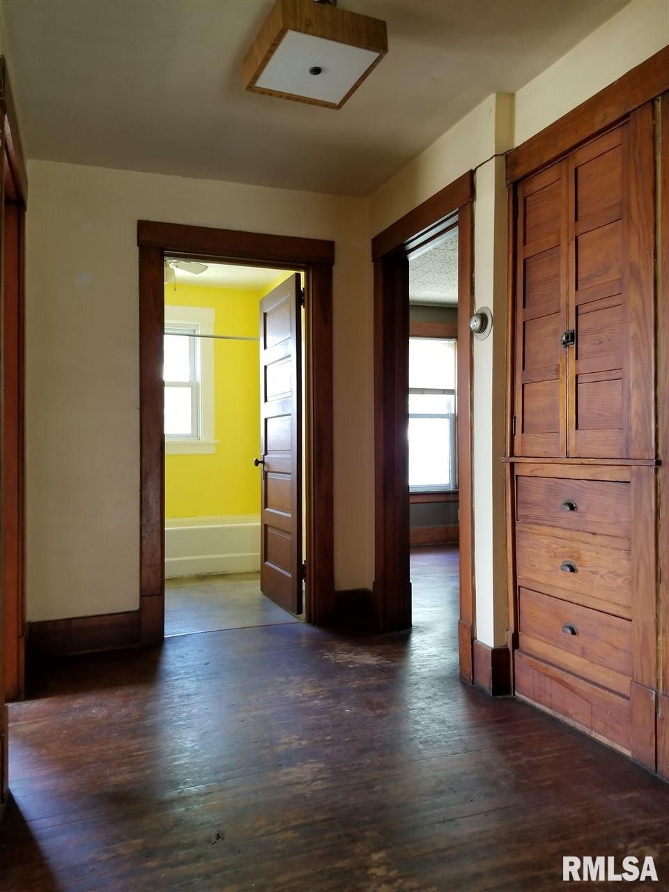 2920 Rockingham Road Davenport, IA 52802 - Photo 11 of 15 Gallery Image 11