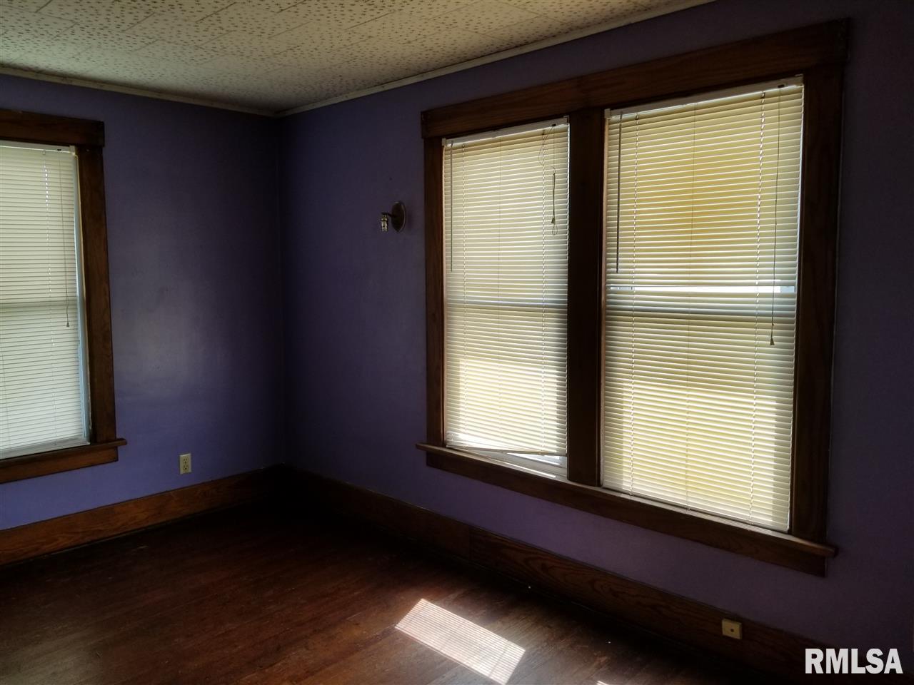 2920 Rockingham Road Davenport, IA 52802 - Photo 12 of 15 Gallery Image 12