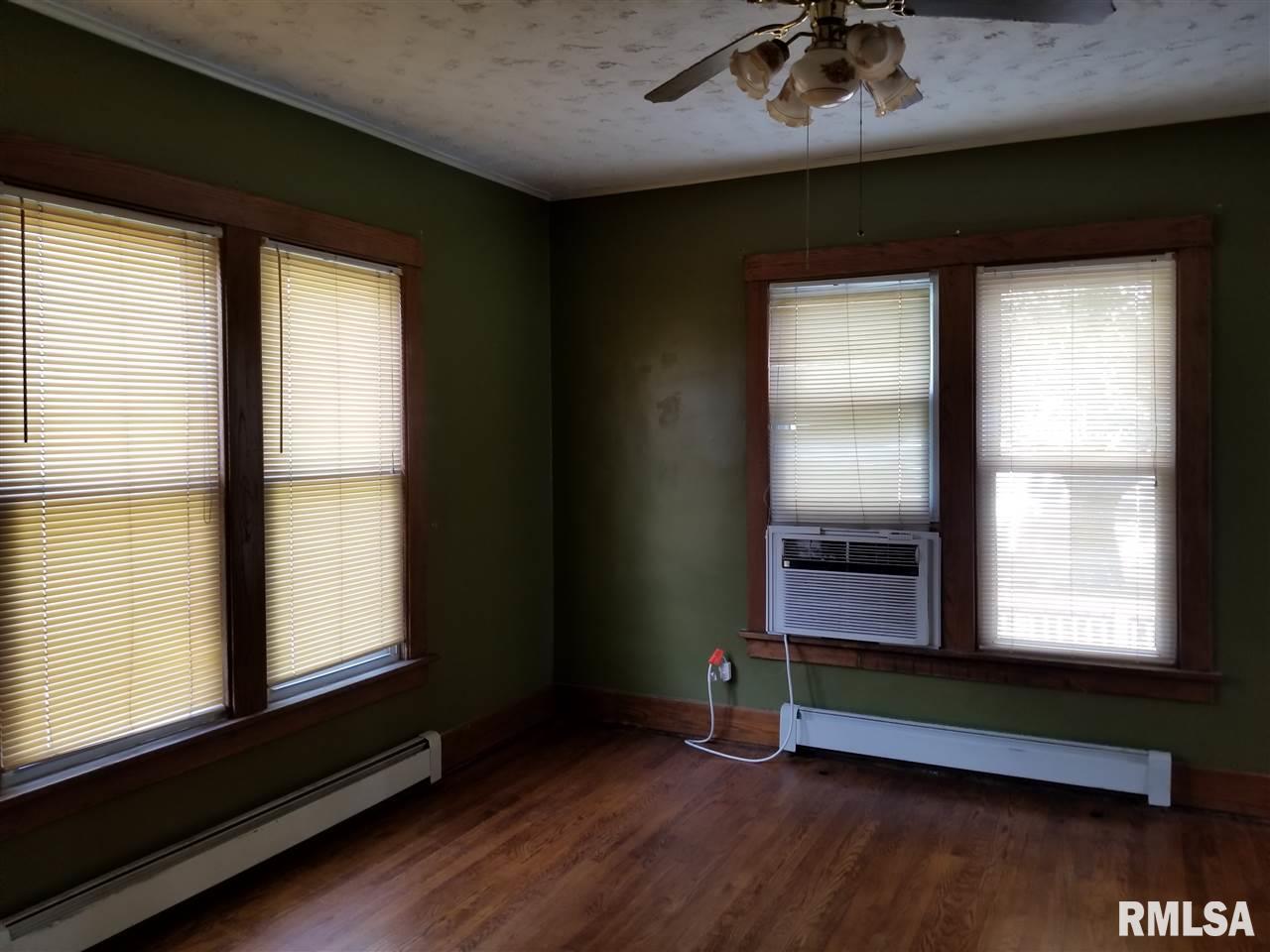 2920 Rockingham Road Davenport, IA 52802 - Photo 9 of 15 Gallery Image 9
