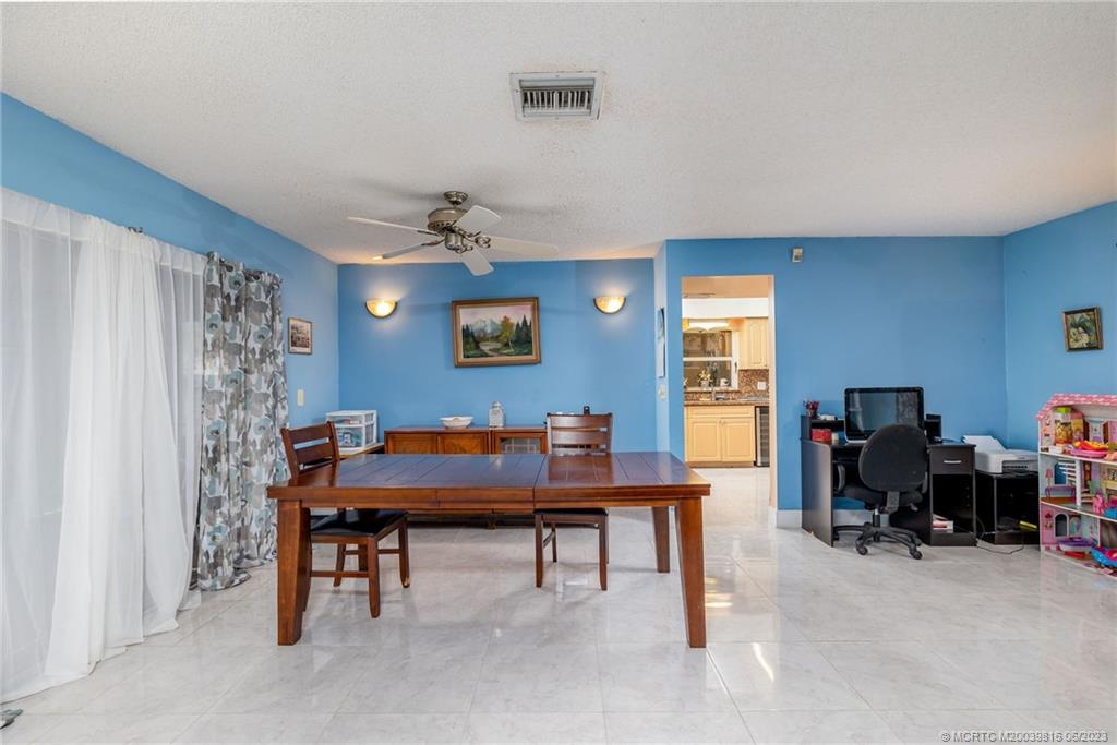 22748 Neptune Road Boca Raton, FL 33428 - Photo 9 of 35 Gallery Image 9