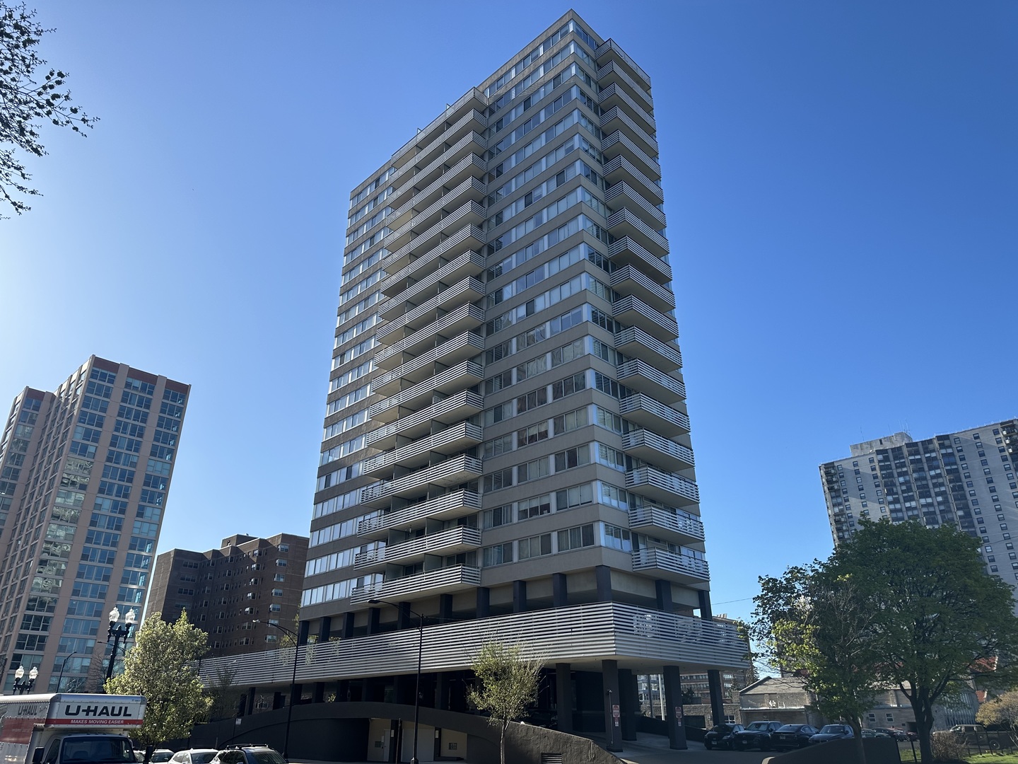 5601 North Sheridan Road, Unit 13D Chicago, IL 60660 - Photo 1 of 14 Gallery Image 1