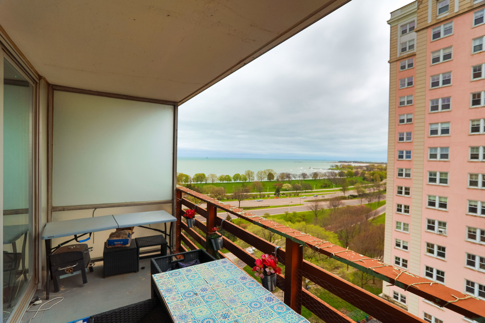 5601 North Sheridan Road, Unit 13D Chicago, IL 60660 - Photo 5 of 14 Gallery Image 5