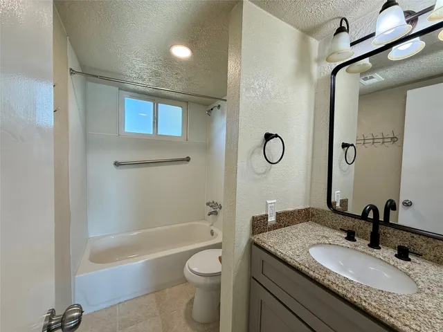 $2,095 | 13834 New Village Lane, Sugar Land, TX 77498