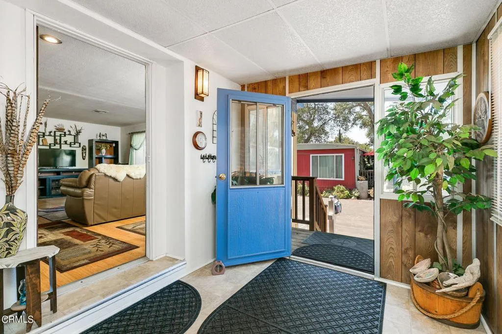 1273 South Rice Road, Unit 100 Ojai, CA 93023 - Photo 15 of 31 a room with furniture and a potted plant