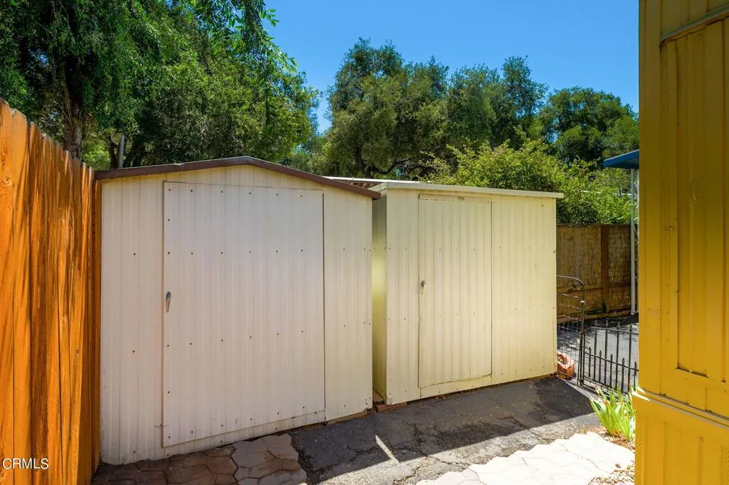 1273 South Rice Road, Unit 100 Ojai, CA 93023 - Photo 25 of 31 a backyard of a house