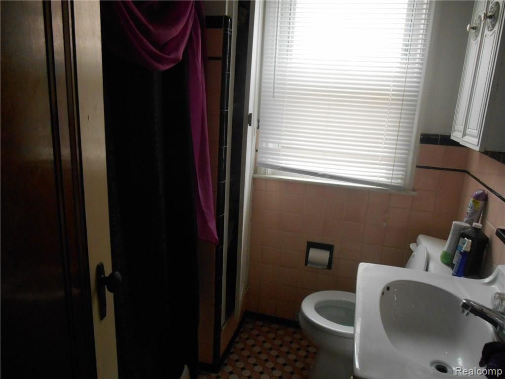 130 Walnut Street River Rouge, MI 48218 - Photo 8 of 10