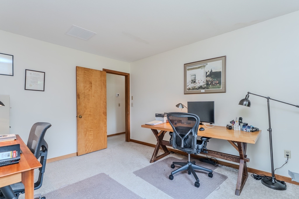 574 Station Road Amherst, MA 01002 - Photo 33 of 42 Gallery Image 33