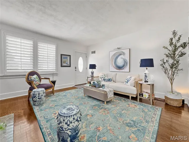 $324,900 | 221 South Rapp Avenue, Columbia, IL 62236