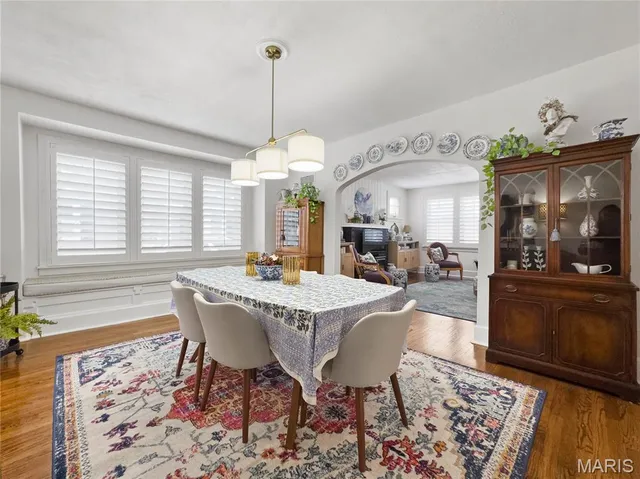 $324,900 | 221 South Rapp Avenue, Columbia, IL 62236