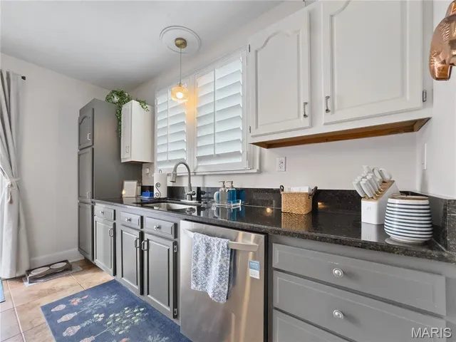 $324,900 | 221 South Rapp Avenue, Columbia, IL 62236