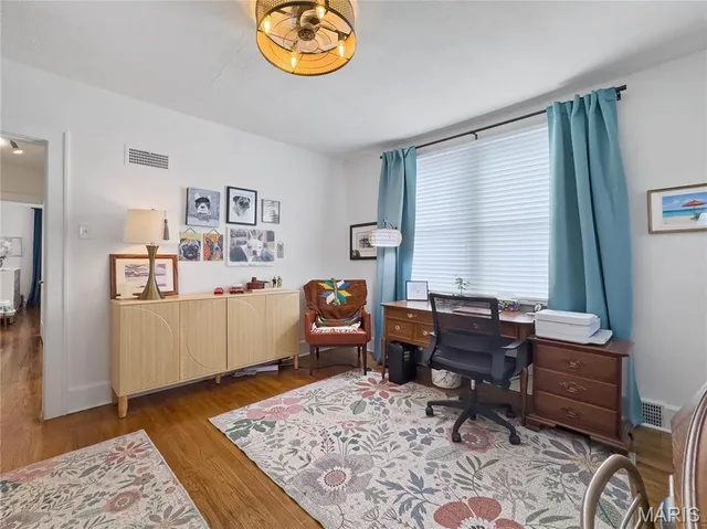 $324,900 | 221 South Rapp Avenue, Columbia, IL 62236