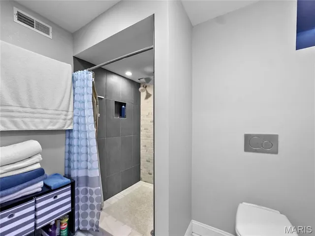 $324,900 | 221 South Rapp Avenue, Columbia, IL 62236