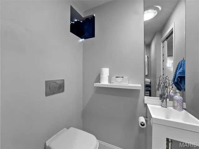 $324,900 | 221 South Rapp Avenue, Columbia, IL 62236