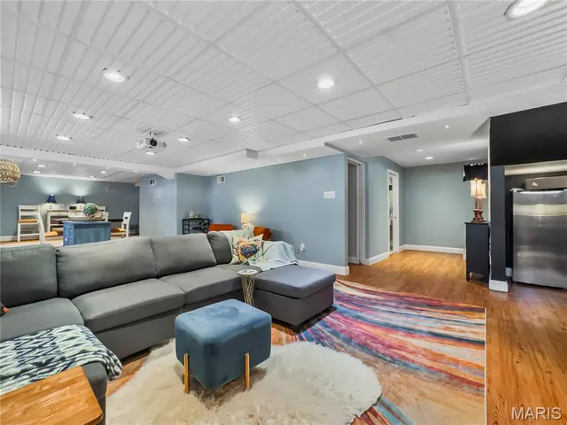 $324,900 | 221 South Rapp Avenue, Columbia, IL 62236