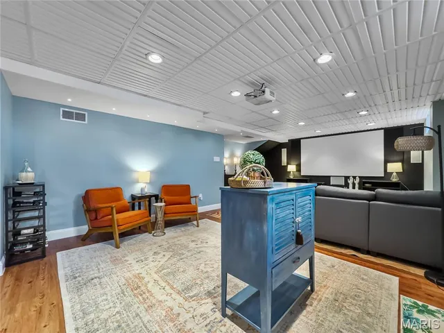 $324,900 | 221 South Rapp Avenue, Columbia, IL 62236