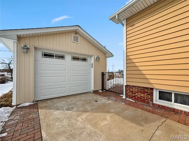 $324,900 | 221 South Rapp Avenue, Columbia, IL 62236