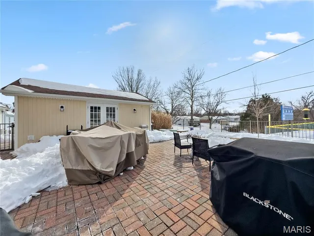 $324,900 | 221 South Rapp Avenue, Columbia, IL 62236