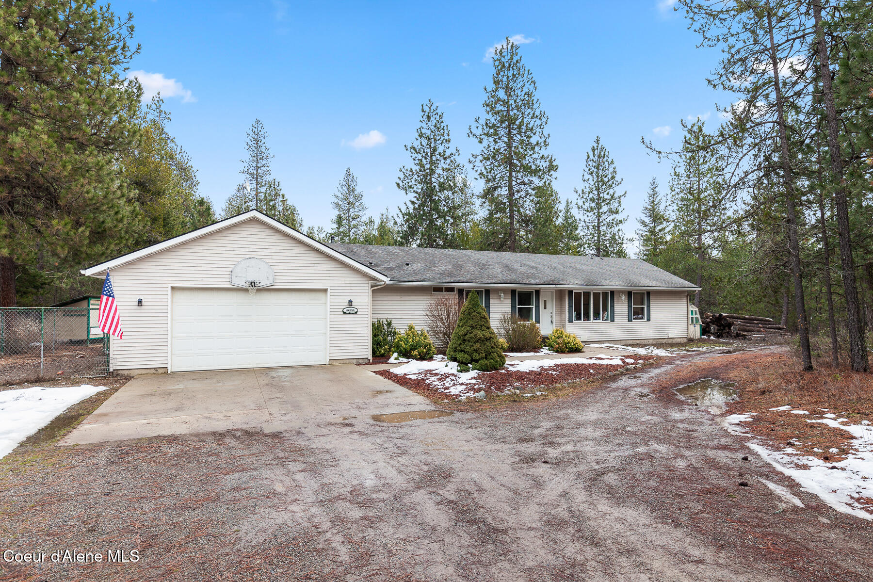 32053 East Red Dell Loop Athol, ID 83801 - Photo 16 of 47 Attached 2 car garage