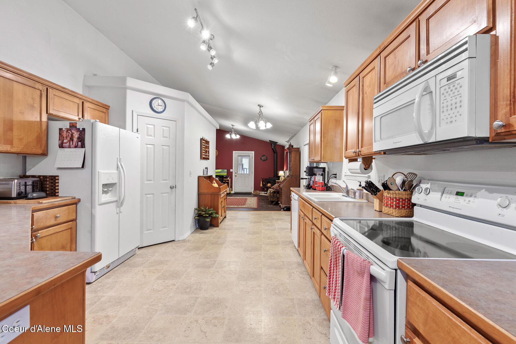 32053 East Red Dell Loop Athol, ID 83801 - Photo 18 of 47 Custom cabinets