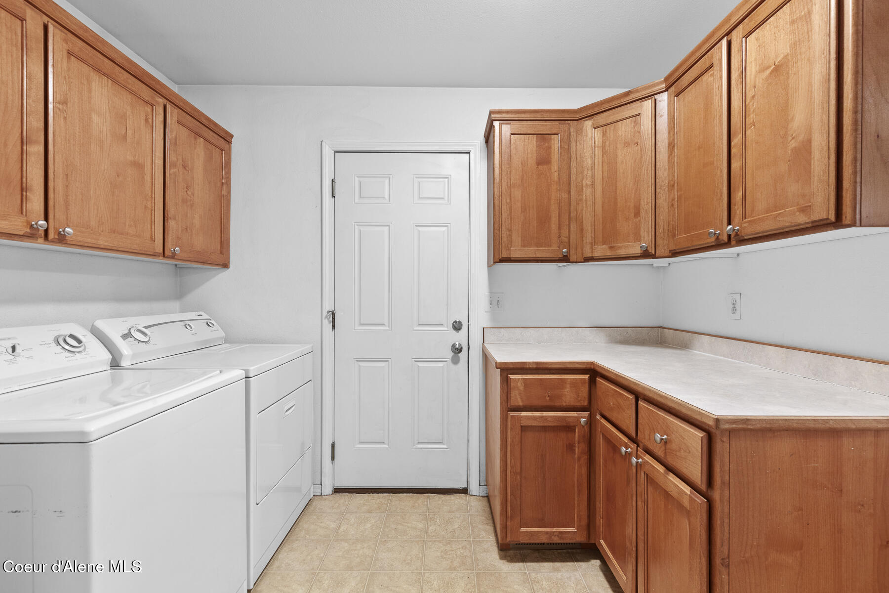 32053 East Red Dell Loop Athol, ID 83801 - Photo 29 of 47 Laundry room
