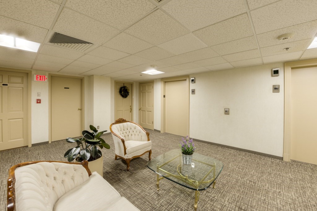 44 Elm Street, Unit 501 Worcester, MA 01609 - Photo 40 of 41 a living room with furniture