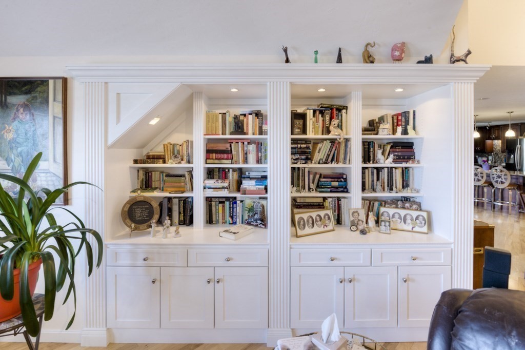 44 Elm Street, Unit 501 Worcester, MA 01609 - Photo 7 of 41 a view of cabinets and window