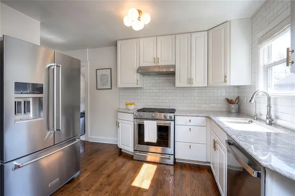 $375,000 | 4809 Rainbow Boulevard, Westwood Hills, KS 66205