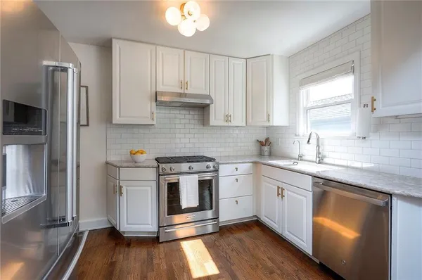 $375,000 | 4809 Rainbow Boulevard, Westwood Hills, KS 66205