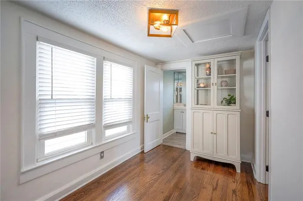 $375,000 | 4809 Rainbow Boulevard, Westwood Hills, KS 66205