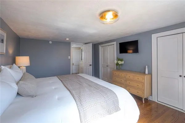 $375,000 | 4809 Rainbow Boulevard, Westwood Hills, KS 66205