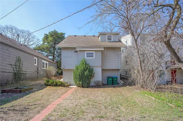 $375,000 | 4809 Rainbow Boulevard, Westwood Hills, KS 66205