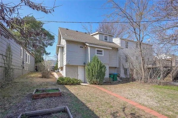 $375,000 | 4809 Rainbow Boulevard, Westwood Hills, KS 66205