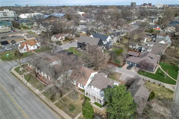 $375,000 | 4809 Rainbow Boulevard, Westwood Hills, KS 66205