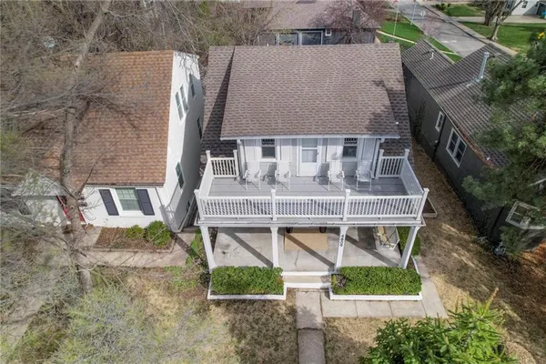 $375,000 | 4809 Rainbow Boulevard, Westwood Hills, KS 66205