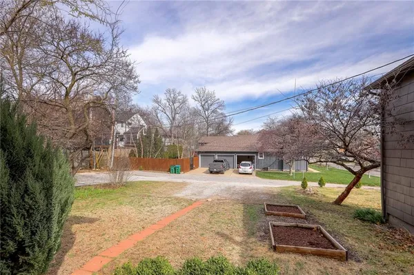 $375,000 | 4809 Rainbow Boulevard, Westwood Hills, KS 66205