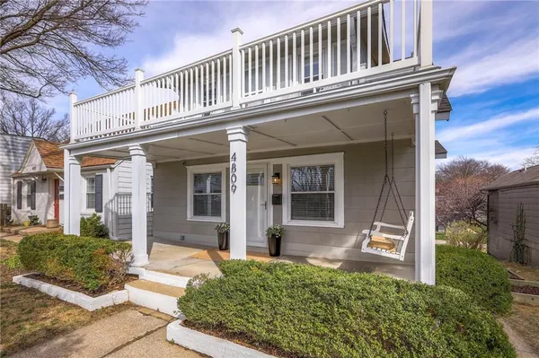 $375,000 | 4809 Rainbow Boulevard, Westwood Hills, KS 66205