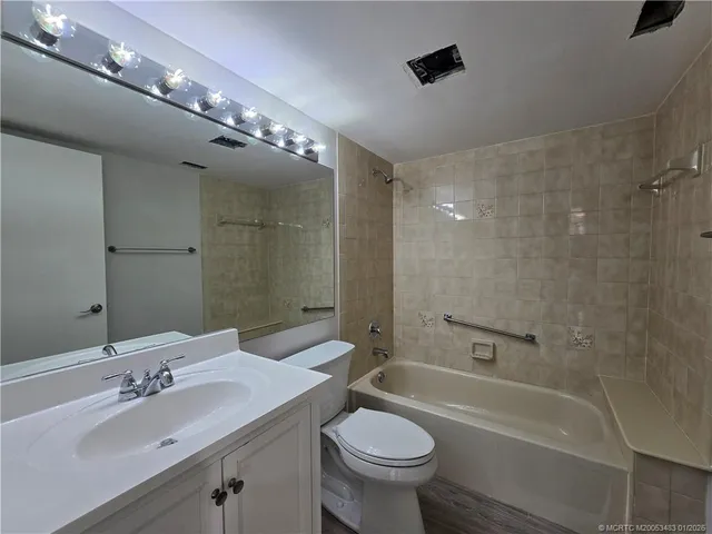 $2,000 | 2114 Southwest Silver Pine Way, Unit 121F1, Palm City, FL 34990