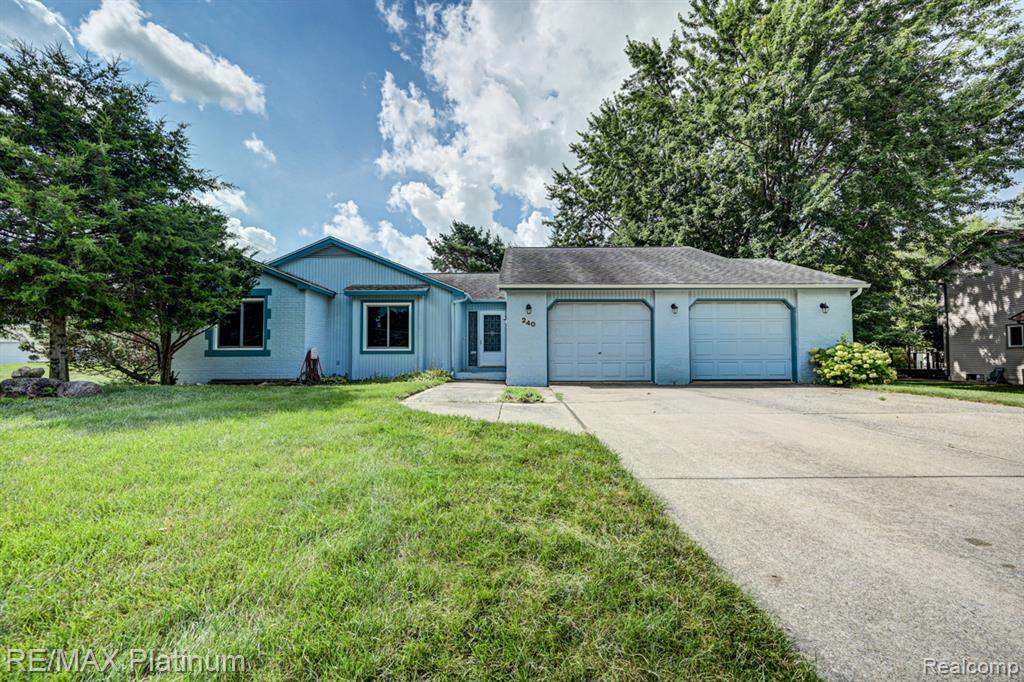 240 East Rolston Road Linden, MI 48451 - Photo 1 of 48