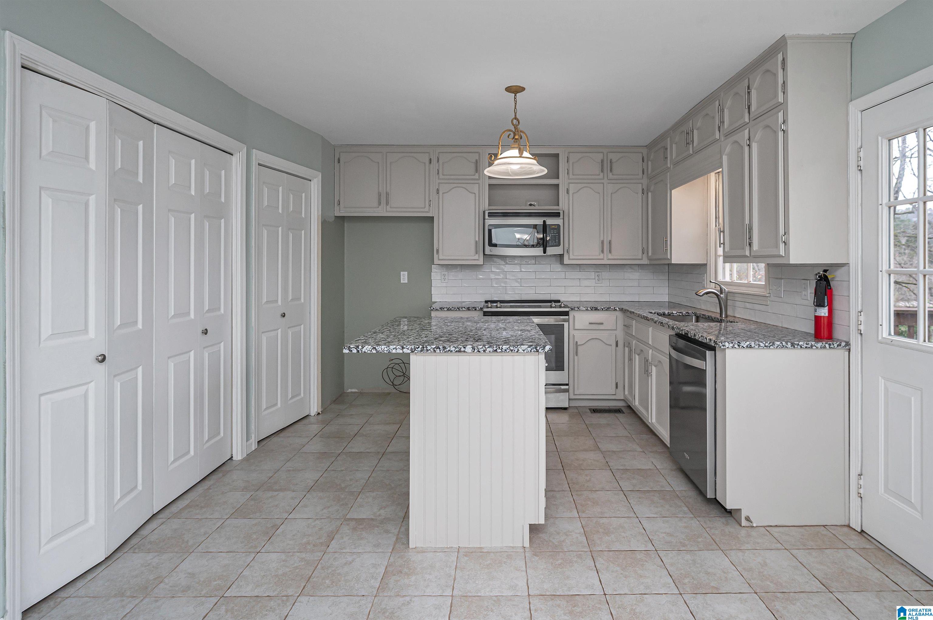 2343 Deerwood Road Birmingham, AL 35216 - Photo 19 of 47