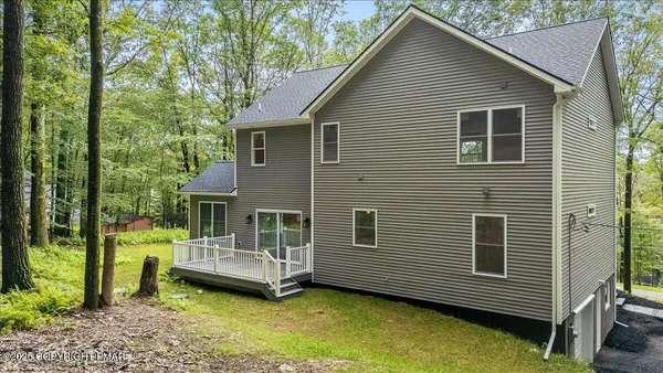 $569,000 | 141 Lookout Court, Henryville, PA 18332